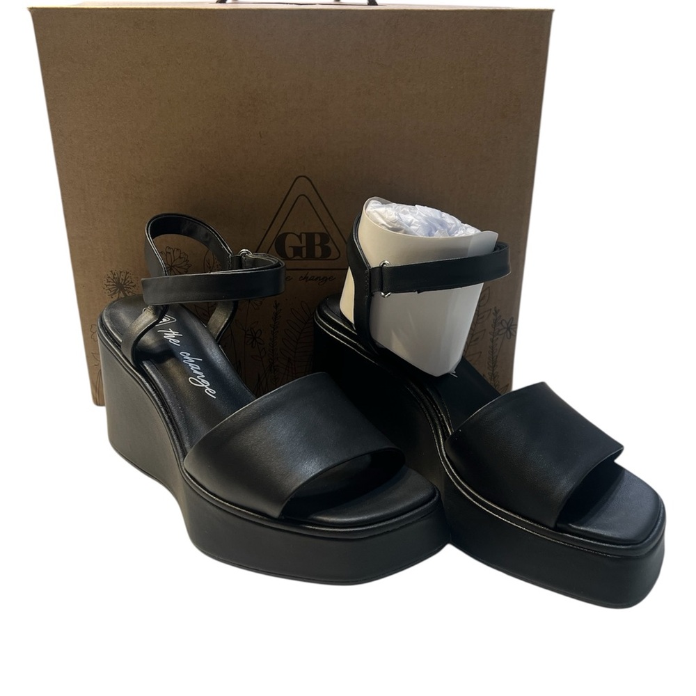 Gianni Bini Black Platform Shoes with Chunky Sole